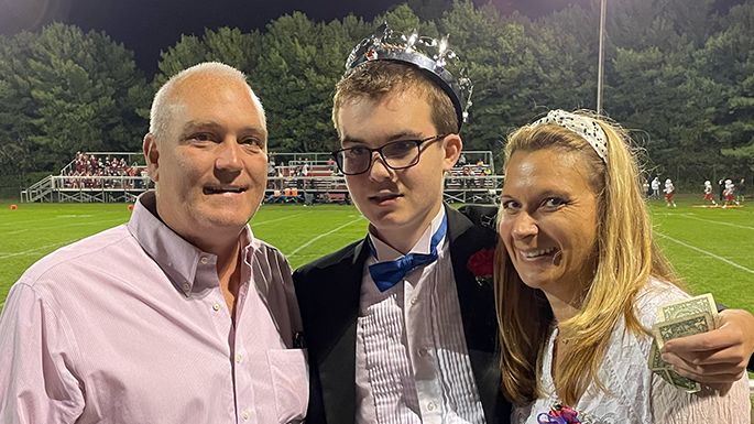 New Jersey high school crowns autistic senior Homecoming Kin