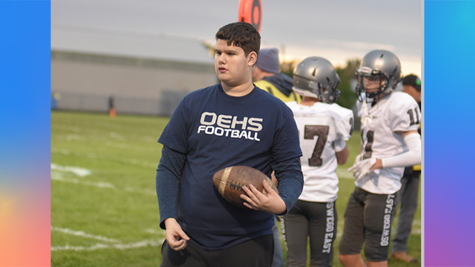 School football team in Illinois tackles kindness to make on